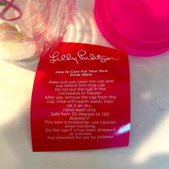 NWT Lilly Pulitzer pineapple “sip sip horray” plastic tumbler pink lid - Picture 4 of 4